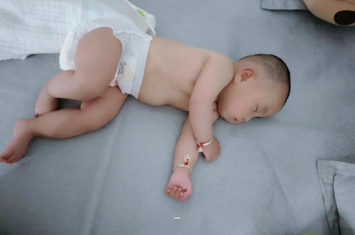 昌吉怀孕肚子撑的难受